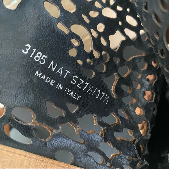 Sketchers by Michelle K Laser Cut Heeled Leather Boots Size 7.5 🥳Host Pick! 🥳 - Picture 10 of 13